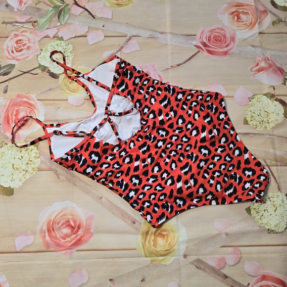 NWOT Cupshe leopard print one piece - Picture 3 of 6